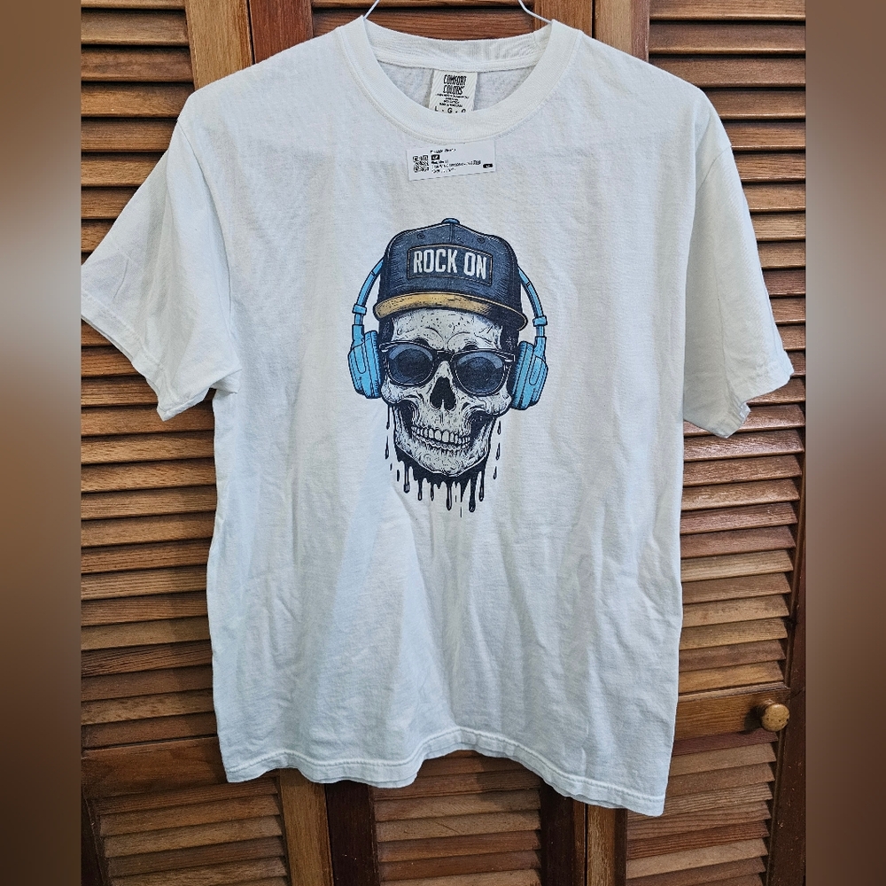 NWT Comfort Colors Unisex Graphic Tee “Rock On” Skull Size Large